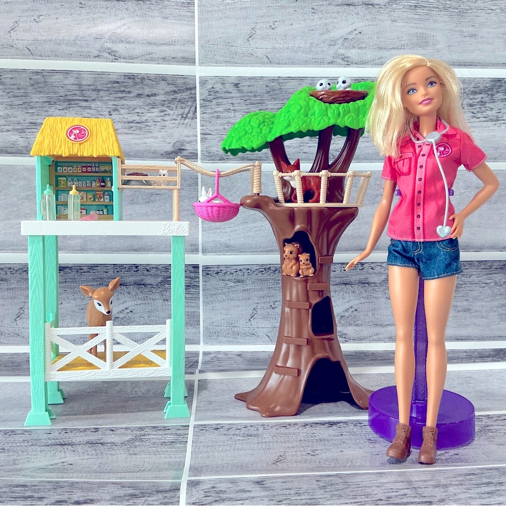 Barbie Animal Rescuer Vet Doll Set